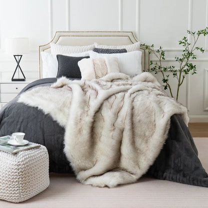 Luxury Throw – Warmth & Elegance Redefined